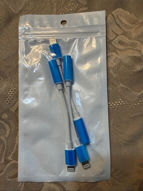 Blue Lightning to 3.5mm Headphone Adapter (Pack of 3)